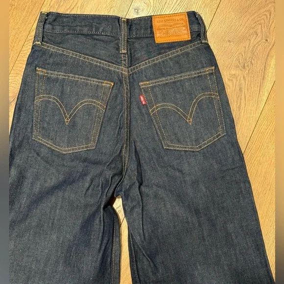 Women’s Levi’s Premium W25 L34 Classic Dark Blue Ribcage Wide Leg Jeans-LIKE NEW - Picture 14 of 16